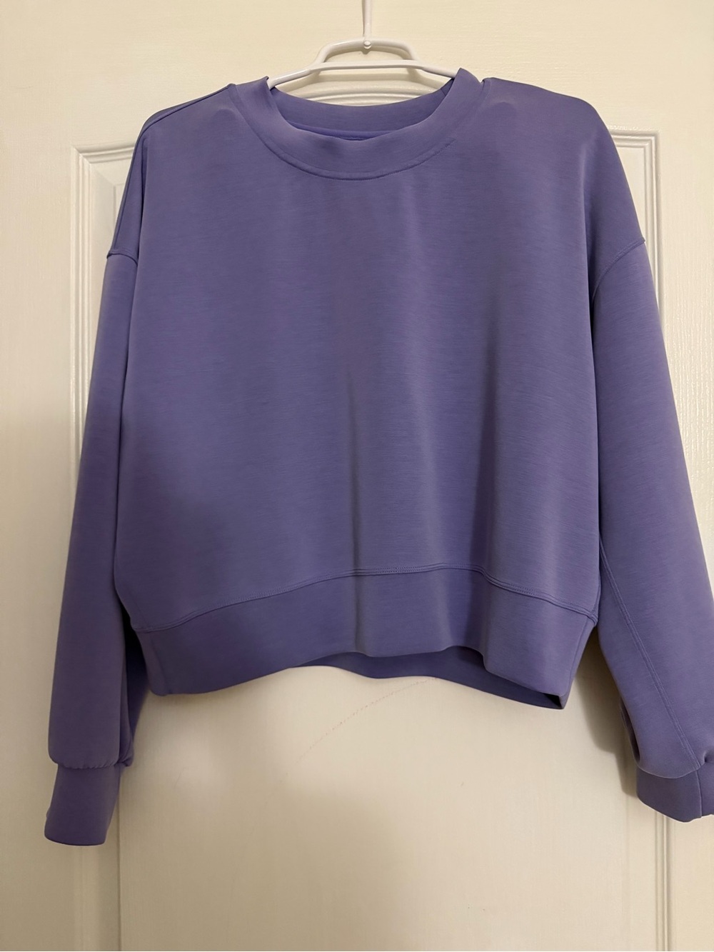 Lululemon softstreme cropped purple sweatshirt 6 ✨ looks new